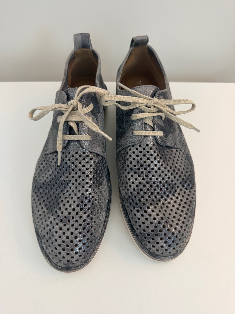 Trask Perforated Metallic Gray Leather Oxfords with Cream Laces - Picture 4 of 9